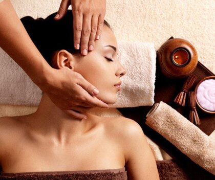 Explorează Artă Masajului Cosmetic